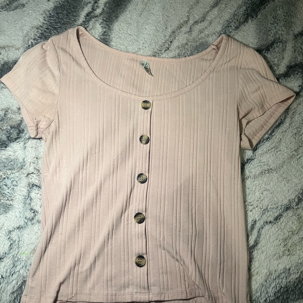 H&M Blush Pink Ribbed Short Sleeve Button-Front Top